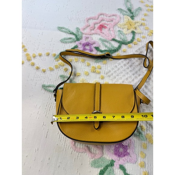 Borse in pelle Yellow genuine Leather Crossbody Saddle Bag Flap Closure Silver - Picture 9 of 13